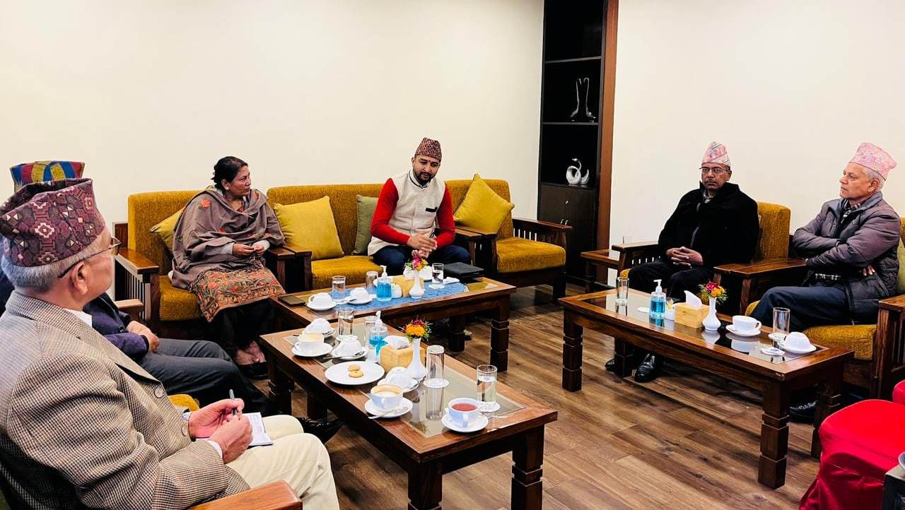 प्रतिस्पर्धीसँग विद्याको भलाकुसारी- सुझाव माग्नेदेखि चुनावी खर्चसम्मका कुरा 